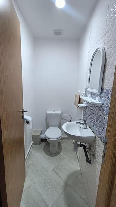 Modern Family Apartment Near Airport Marrakesh Bagian luar foto